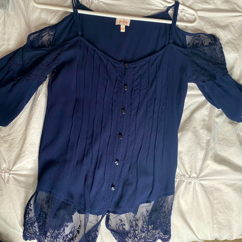new over shoulder top lace
